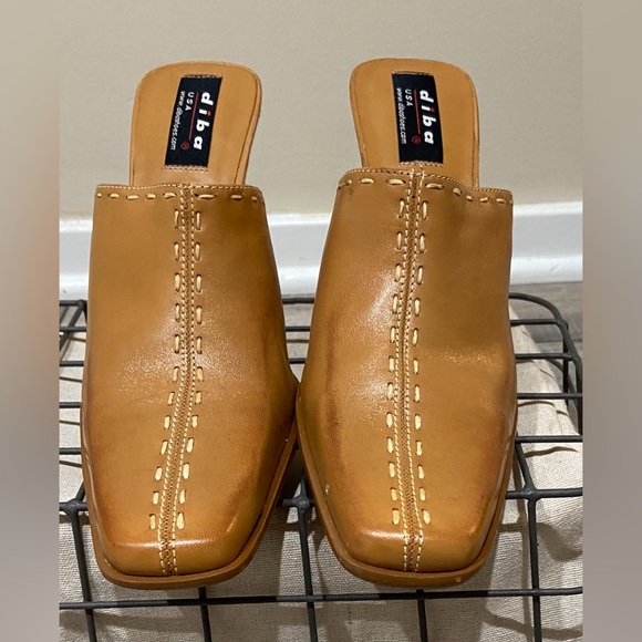 Diba Genuine Leather Shoes - Picture 2 of 9